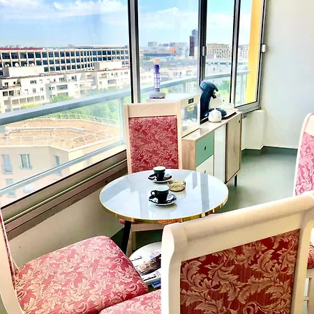 Grande Arena Homestay Paris